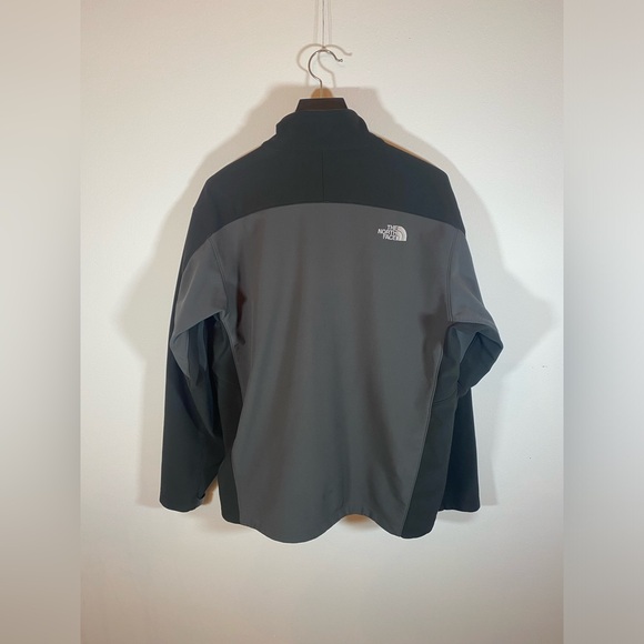 The North Face Men’s Winter Jacket Size XL (TNF APEX) - Picture 4 of 10